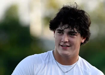 Georgia Bulldogs Host 5-Star Quarterback Jared Curtis After Successful Oregon Ducks Visit