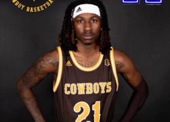 Former Kentucky Wildcats Guard Dontaie Allen, Now A Standout At Wyoming, Is Doing His Part To Recruit His Current Teammate