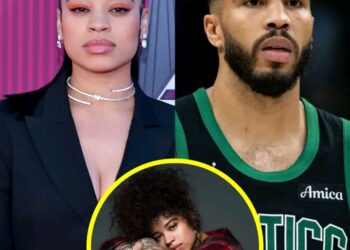 Celtics Star Jayson Tatum Goes Viral: 4K Footage Captures NBA Dad of 2 in Hilarious Courtside Moment—Fans Erupt Over “Ella Mai Waiting!” Meme, Social Media Explodes with Wild Theories and Reactions. What Really Happened? Boston Stunned as Tatum’s Private Life Takes Center Stage! Full story 👇👇👇