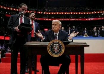 Immigration groups sue Trump over order to end US birthright citizenship  US President Donald Trump has been sued by immigration advocates following his move to end automatic citizenship for children born in the United States to parents who are unlawfully or temporarily in the country…..