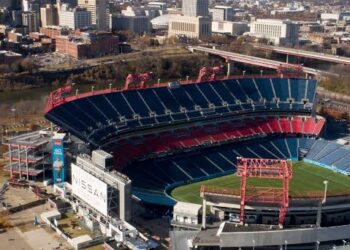 BREAKING NEWS: Tennessee Titans Unveil $1.3 Billion Renovation to Nissan Field Stadium, Redefining the Future of College Football….