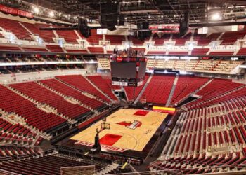 BREAKING NEWS: Louisville Cardinals Unveil $1.3 Billion Renovation to KFC Yum! Center Stadium, Redefining the Future of College Football …. Full details 