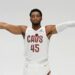 ESPN Report: Cleveland cavaliers Star Donovan Mitchell Seals $15 Million Endorsement Deal, Donates $4 Million to Program –Cleveland cavaliers basketball sensation Donovan Mitchell has achieved a monumental feat, securing a……