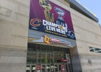 BREAKING NEWS: Cleveland Cavaliers Unveil $1.3 Billion Renovation to ROCKET MORTGAGE FIELDHOUSE Stadium, Redefining the Future of College Basketball…. 