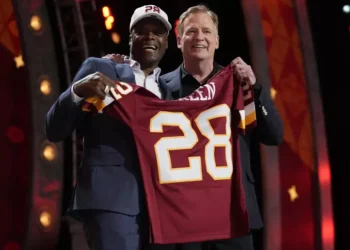 BREAKING NEWS: Washington Redskins Officially Invite Former Legend Darrell Green for Assistant GM Interview; Head Coach Dan Quinn Issues Strong Statement as Terms and Role Evolve…READ MORE