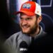 ESPN REPORT: The Florida Panthers center (C) Aleksander Barkov has shocked the sports world with a selfless act that transcends the game of Hockey. Upon signing his NHL contract, Aleksander Barkov made the bold and compassionate decision to donate his entire $2 million signing bonus to combat homelessness across the United States. The move, hailed as one of the most generous gestures ever by a professional athlete and…..