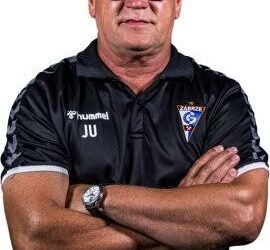 Niesamowita transakcja potwierdzona: Jan Urban ogłasza, że opuści obecne stanowisko selekcjonera reprezentacji Polski, aby wrócić do Górnika Zabrze i podpisać trzyletni kontrakt…. Pokaż więcej