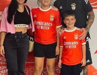 Parabéns: O craque do S.L. Benfica, Nicolas Otamendi, compartilha um momento de alegria quando sua namorada, Celeste Rey, anuncia que está grávida de gêmeos há 4 semanas. A reação de Nicolas Otamendi deixou os fãs em polvorosa… História completa abaixo 👇👇