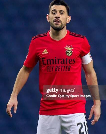 BOAS NOTÍCIAS: Luis Miguel Afonso Fernandes, conhecido como Pizzi, retorna ao S.L. Benfica como novo capitão adjunto para impulsionar o time rumo ao título de campeão…