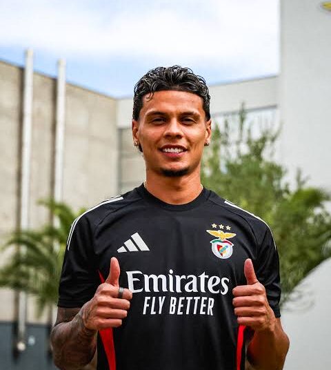O técnico do S.L. Benfica, Richard Ríos, chocou o mundo do esporte com um ato altruísta que transcende o futebol. Ao assinar seu contrato com a Primeira Liga, Ríos tomou a decisão ousada e compassiva de doar todo o seu bônus de assinatura de US$ 2 milhões para combater a falta de moradia em Portugal. A ação, aclamada como um dos gestos mais generosos de um atleta profissional e…