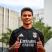 O técnico do S.L. Benfica, Richard Ríos, chocou o mundo do esporte com um ato altruísta que transcende o futebol. Ao assinar seu contrato com a Primeira Liga, Ríos tomou a decisão ousada e compassiva de doar todo o seu bônus de assinatura de US$ 2 milhões para combater a falta de moradia em Portugal. A ação, aclamada como um dos gestos mais generosos de um atleta profissional e…